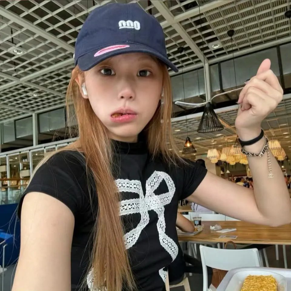 哈莉·奎茵第二季 封面